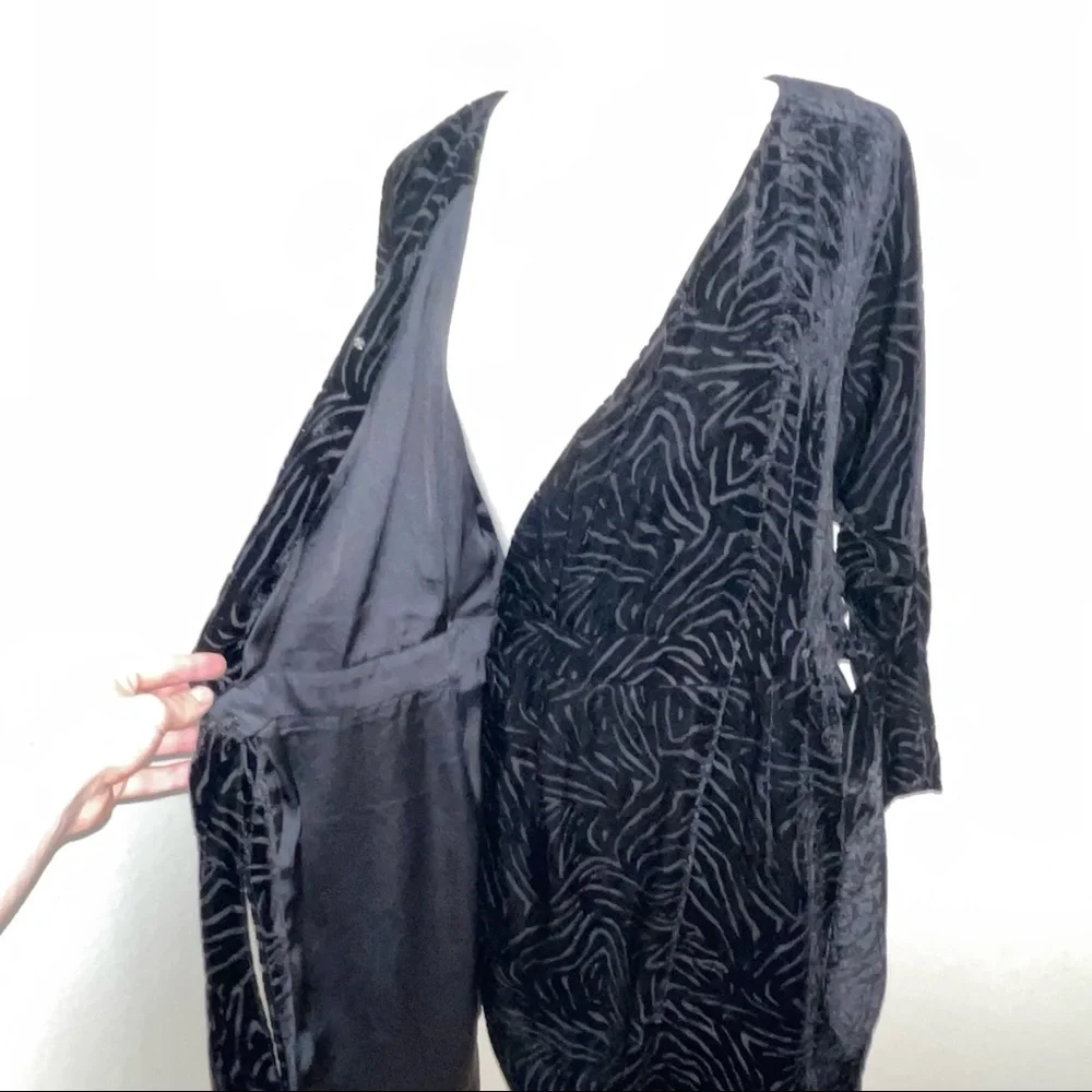 Paris Atelier & Other Stories Black Zebra Texture  Velvet Wrap Dress Size Small - Picture 13 of 15